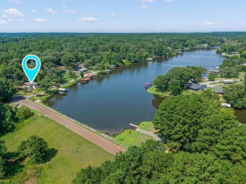 4 Acres of Residential Land with Home for Sale in Henderson, Texas