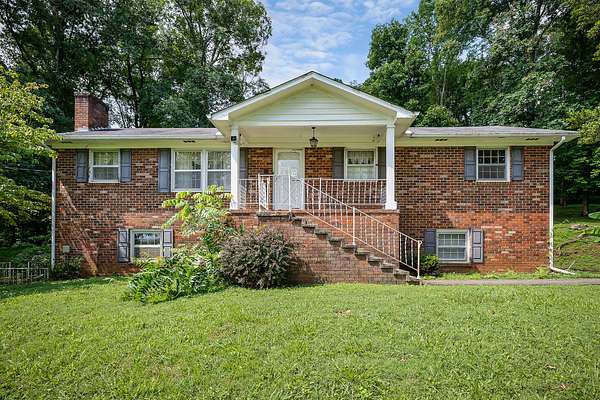 2 Acres of Residential Land with Home for Sale in McMinnville, Tennessee