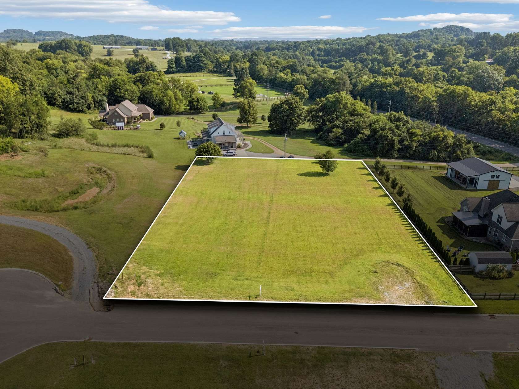 1 Acre of Residential Land for Sale in Columbia, Tennessee