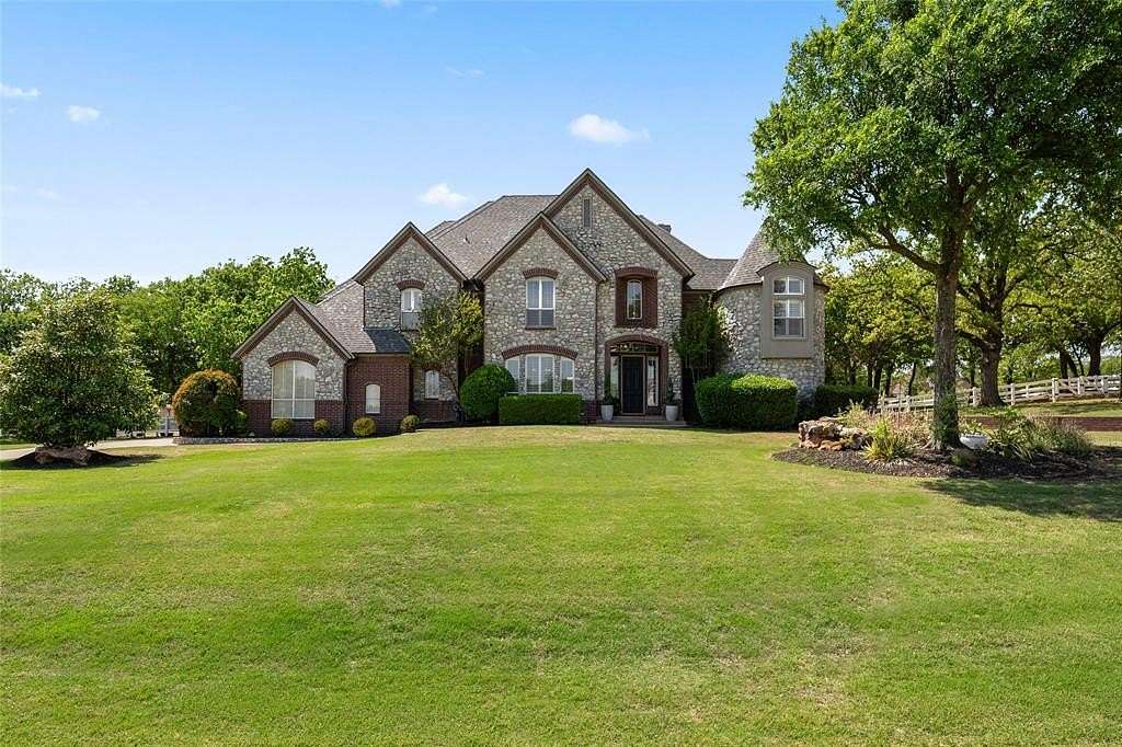 2.5 Acres of Land with Home for Sale in Argyle, Texas