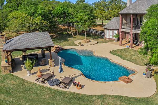 2.5 Acres of Land with Home for Sale in Argyle, Texas