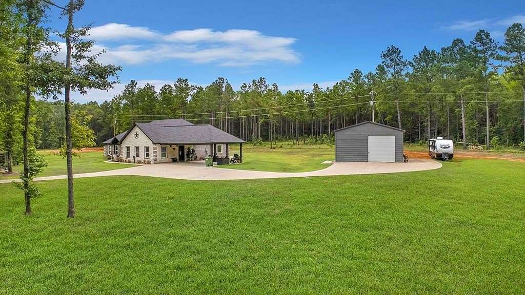 3.1 Acres of Residential Land with Home for Sale in Central Heights, Texas