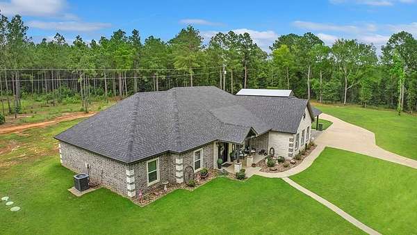 3.1 Acres of Land with Home for Sale in Central Heights, Texas