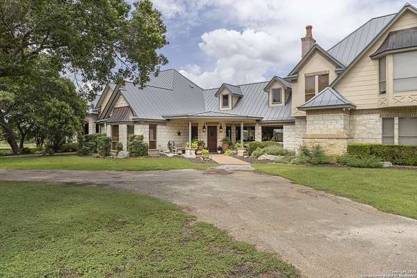129 Acres of Land with Home for Sale in Boerne, Texas