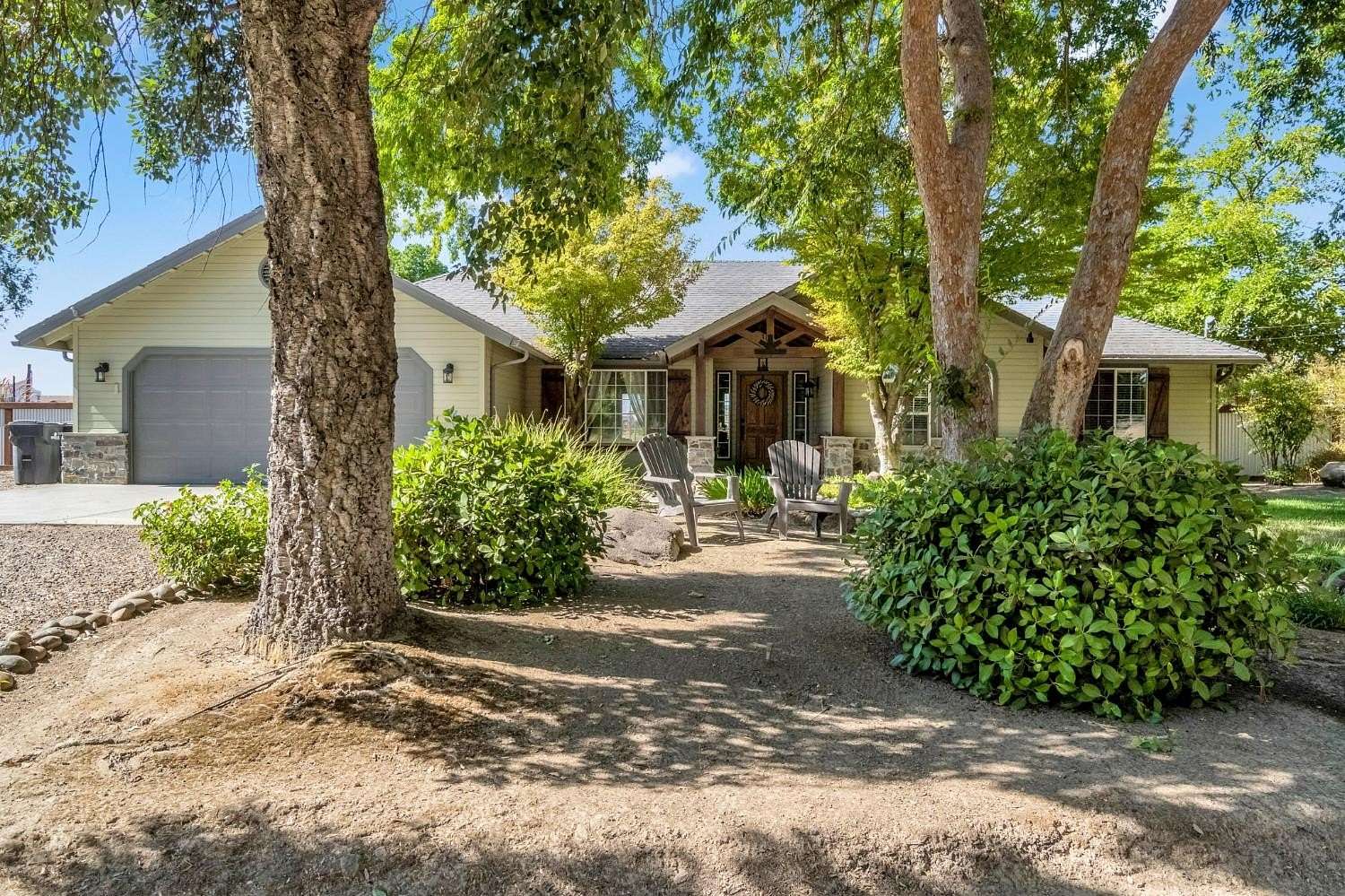 2.29 Acres of Residential Land with Home for Sale in Madera, California