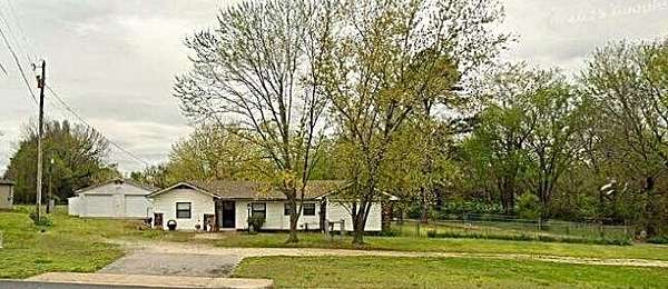 2 Acres of Residential Land with Home for Sale in Farmington, Arkansas