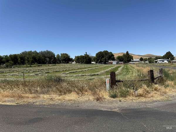 1.82 Acres of Land for Sale in Glenns Ferry, Idaho