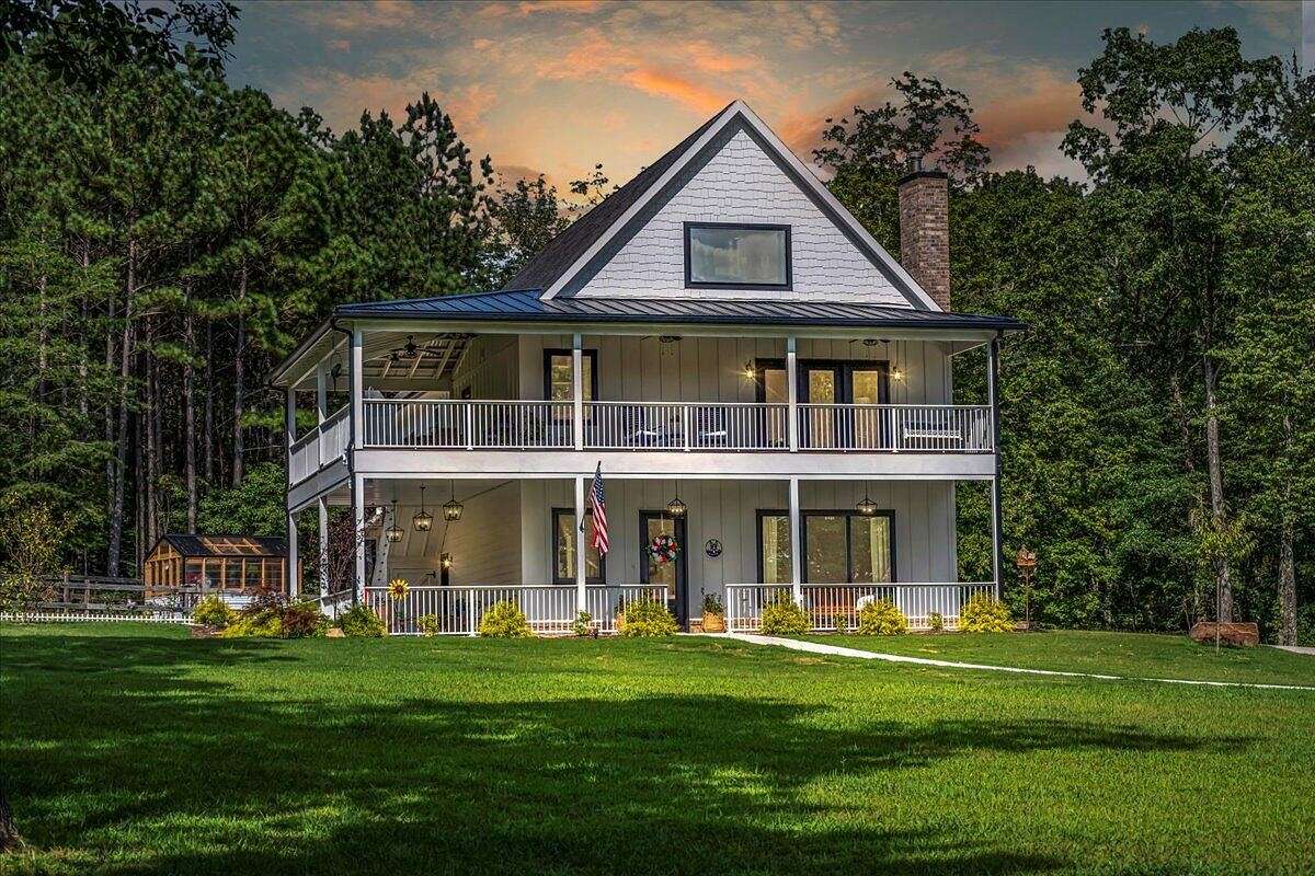 4.59 Acres of Residential Land with Home for Sale in Jasper, Tennessee