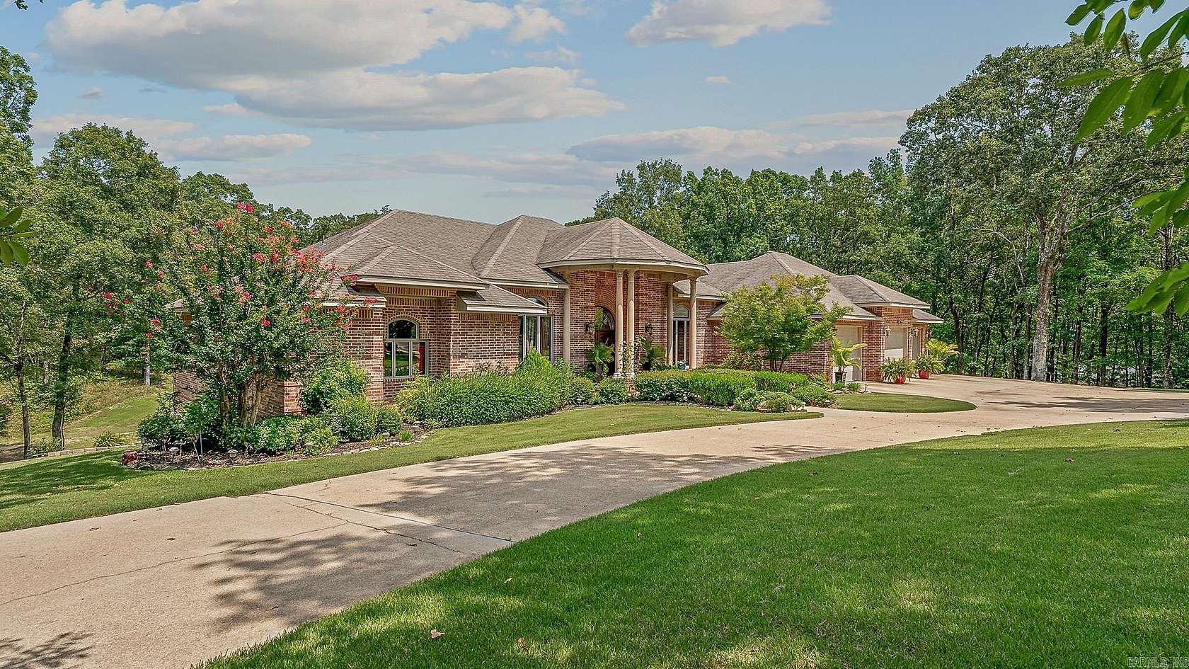 1.59 Acres of Residential Land with Home for Sale in Jonesboro, Arkansas