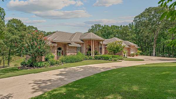 1.59 Acres of Residential Land with Home for Sale in Jonesboro, Arkansas