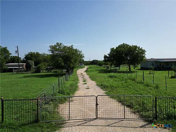 2 Acres of Residential Land for Sale in Dale, Texas