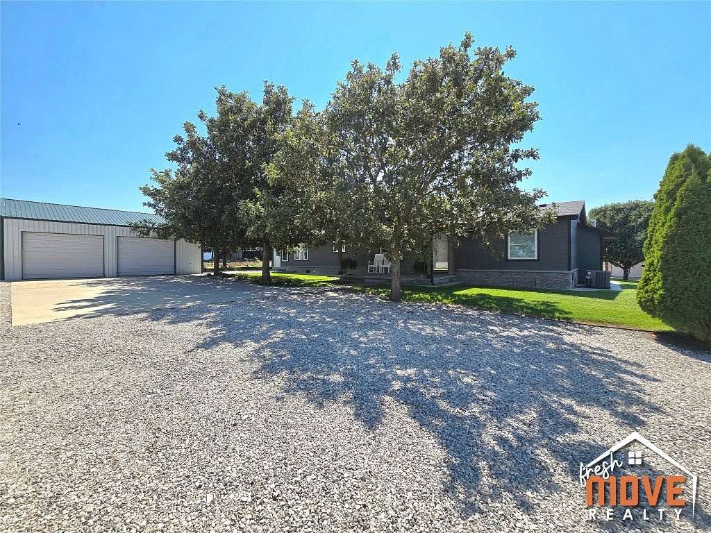 2.5 Acres of Residential Land with Home for Sale in Copeland, Kansas