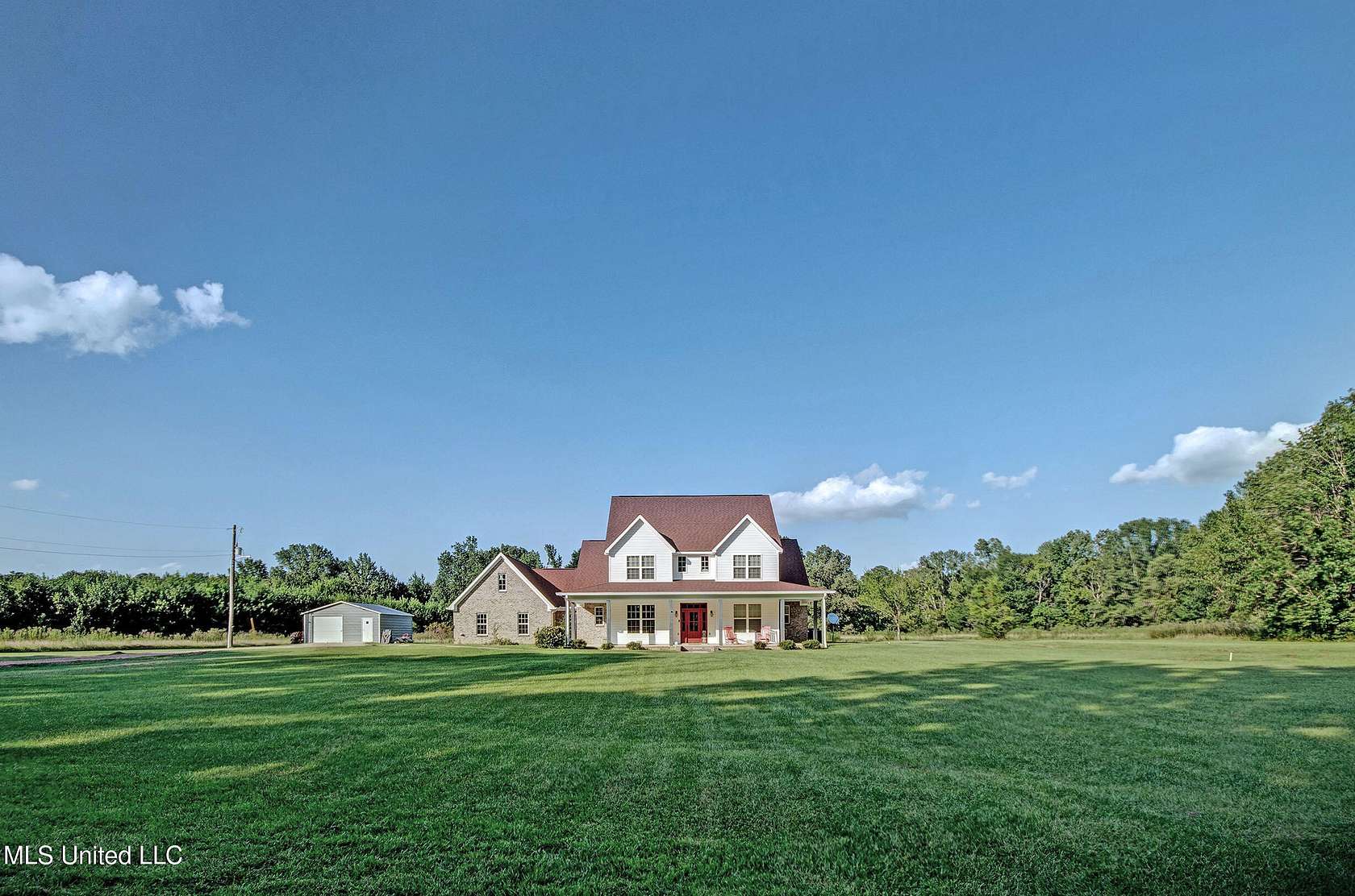 3 Acres of Residential Land with Home for Sale in Pelahatchie, Mississippi