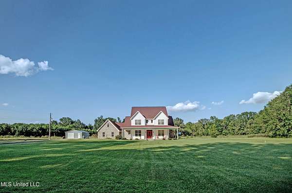 3 Acres of Residential Land with Home for Sale in Pelahatchie, Mississippi