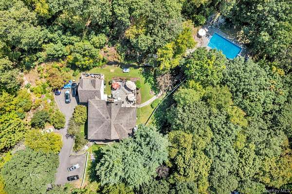 7.64 Acres of Residential Land with Home for Sale in Katonah, New York