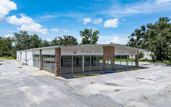 2 Acres of Improved Commercial Land for Sale in Live Oak, Florida