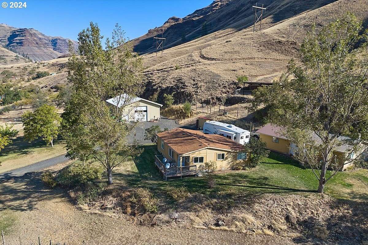 22 Acres of Land with Home for Sale in Imnaha, Oregon