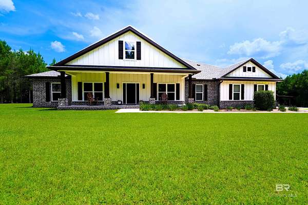 20 Acres of Land with Home for Sale in Walnut Hill, Florida