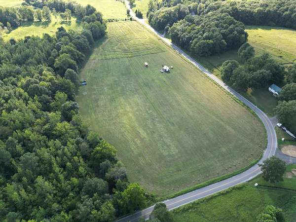 12 Acres of Land for Sale in McEwen, Tennessee