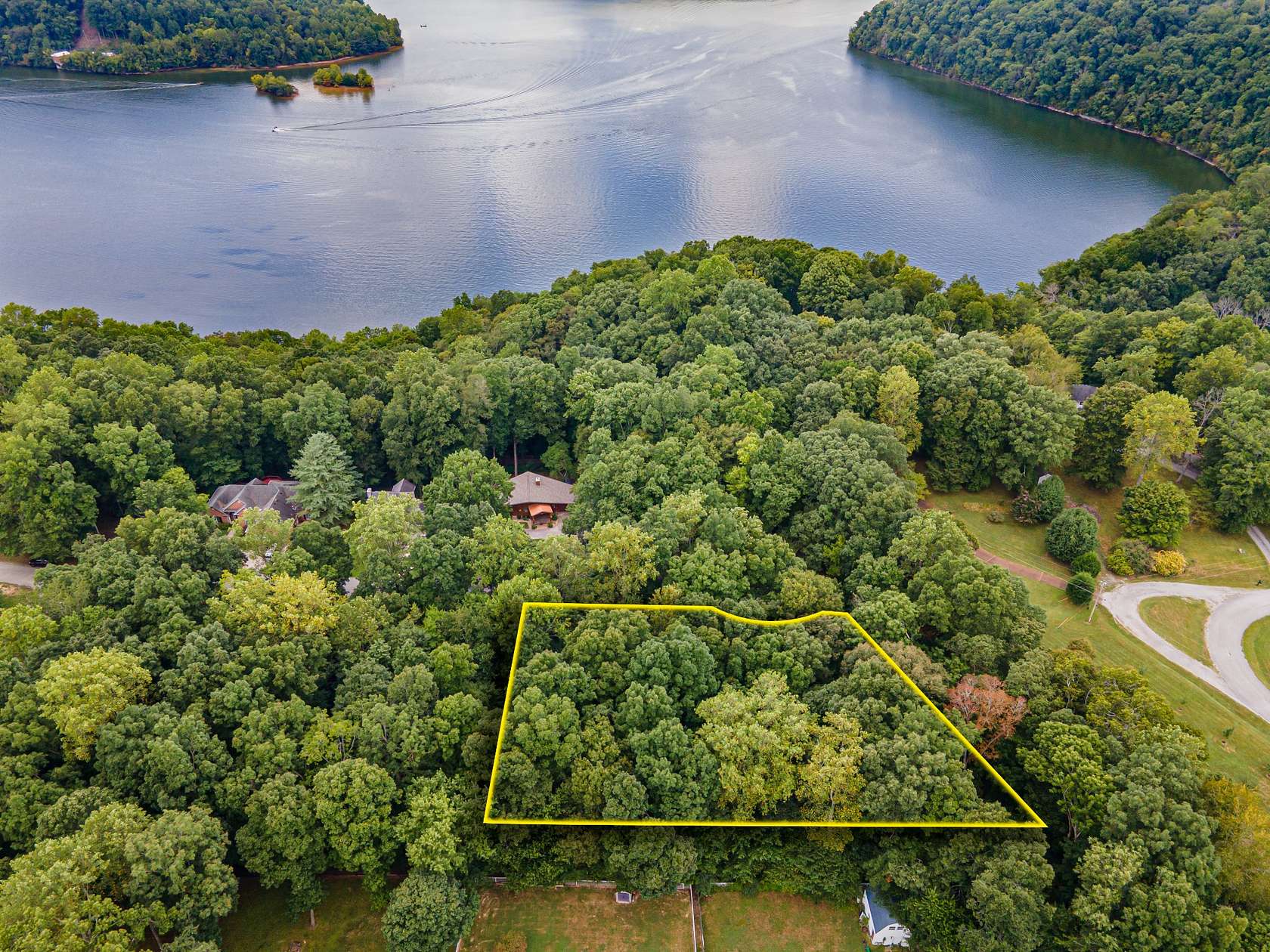 1.3 Acres of Residential Land for Sale in Manchester, Tennessee