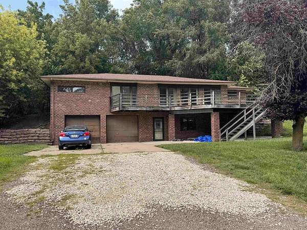 20 Acres of Land with Home for Sale in Sioux City, Iowa