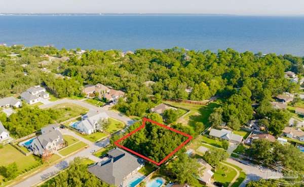 0.39 Acres of Residential Land for Sale in Gulf Breeze, Florida