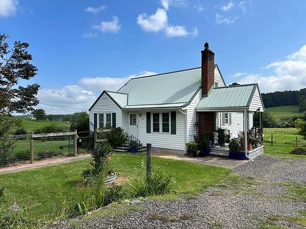 3.52 Acres of Residential Land with Home for Sale in Woodlawn, Virginia