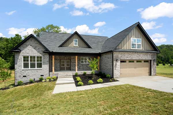 1.67 Acres of Residential Land with Home for Sale in Greenbrier, Tennessee