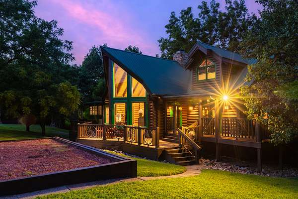 1.73 Acres of Residential Land with Home for Sale in Baxter, Tennessee