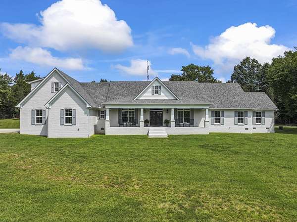 3.8 Acres of Residential Land with Home for Sale in Shelbyville, Tennessee