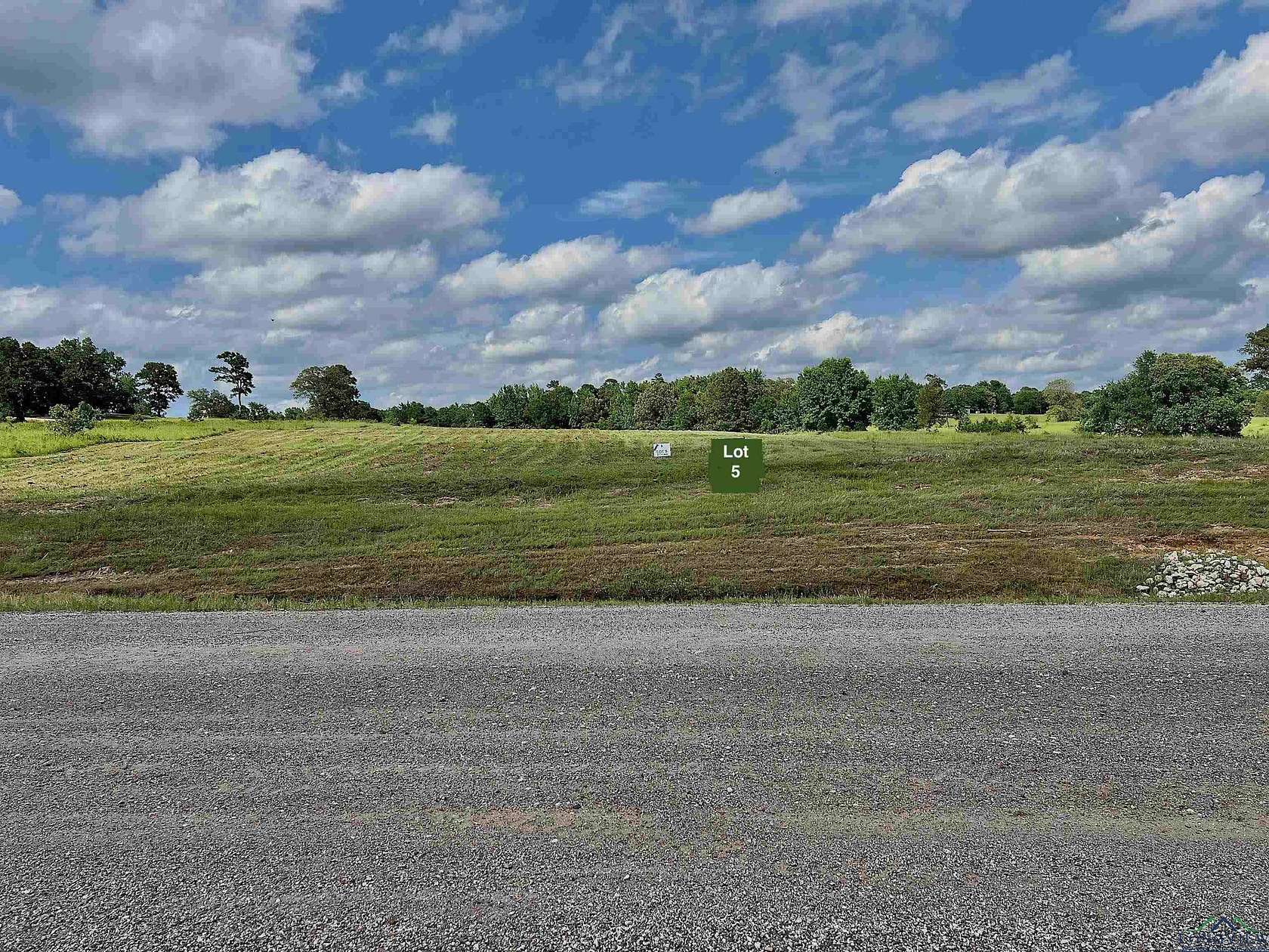 5 Acres of Residential Land for Sale in Big Sandy, Texas