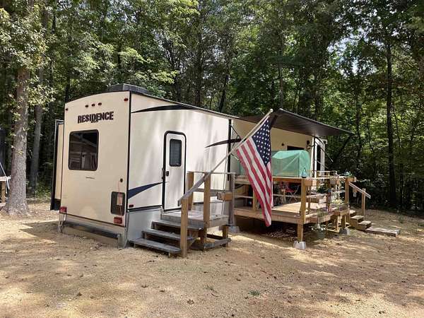 2 Acres of Land for Sale in Clifton, Tennessee