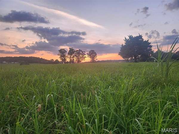 6 Acres of Residential Land for Sale in Phillipsburg, Missouri