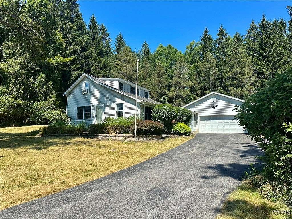 3.79 Acres of Residential Land with Home for Sale in Sauquoit, New York