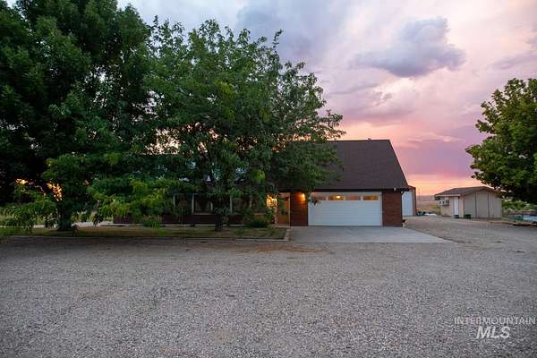 37.4 Acres of Agricultural Land with Home for Sale in New Plymouth, Idaho