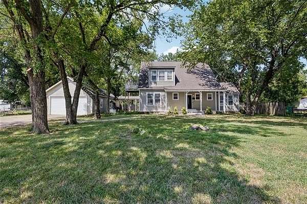 0.34 Acres of Residential Land with Home for Sale in Skiatook, Oklahoma