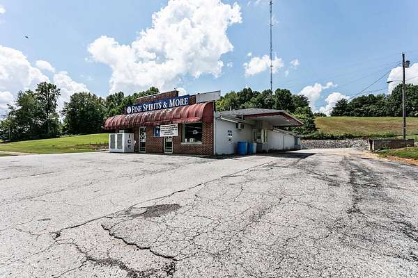 4.6 Acres of Improved Mixed-Use Land for Sale in Campbellsville, Kentucky