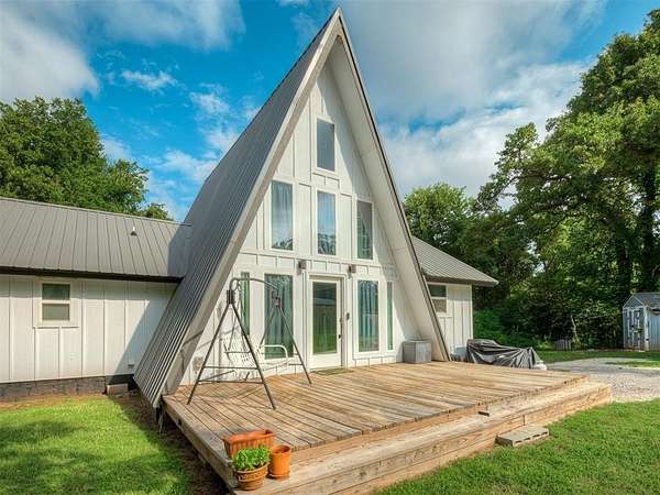 7 Acres of Residential Land with Home for Sale in Guthrie, Oklahoma