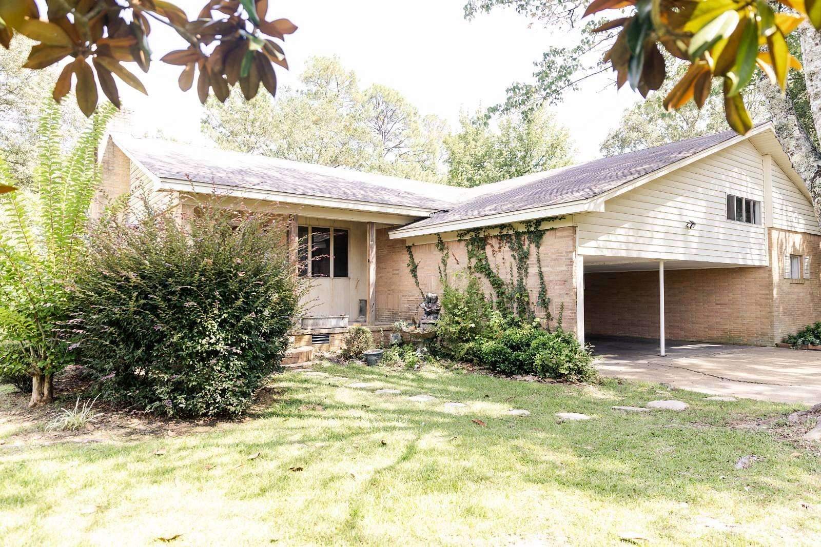 2.58 Acres of Residential Land with Home for Sale in Winona, Mississippi