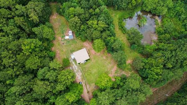 5 Acres of Residential Land with Home for Sale in Senoia, Georgia
