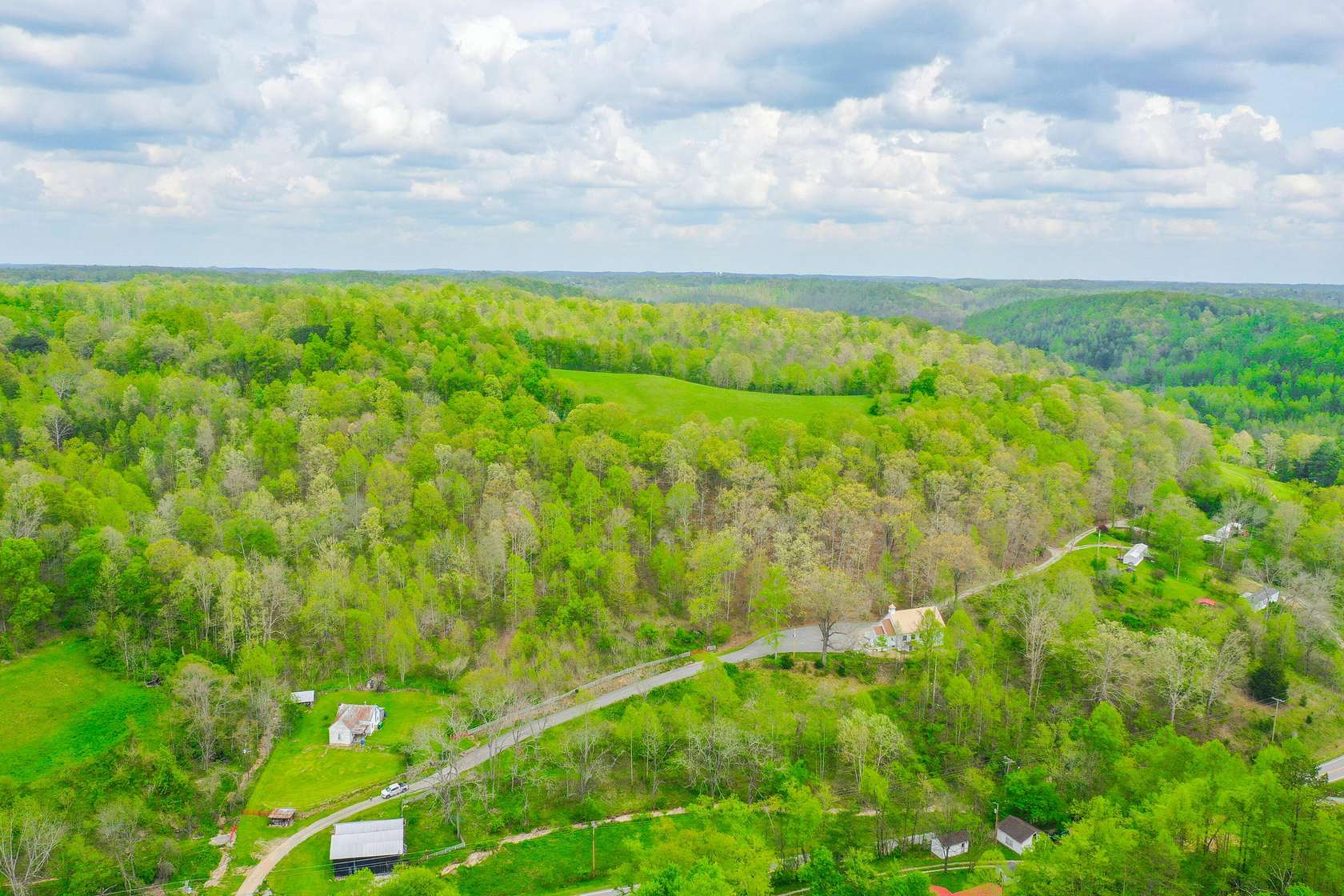 99 Acres of Land with Home for Sale in McKee, Kentucky