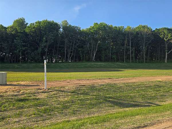 0.94 Acres of Residential Land for Sale in Eau Claire, Wisconsin