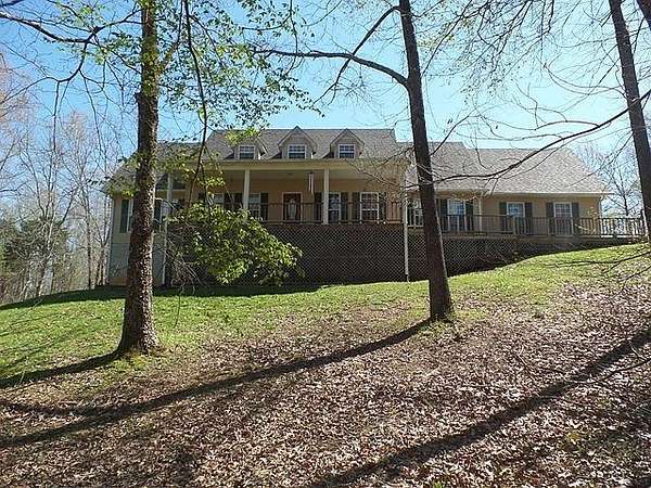 3.2 Acres of Residential Land with Home for Sale in Baxter, Tennessee