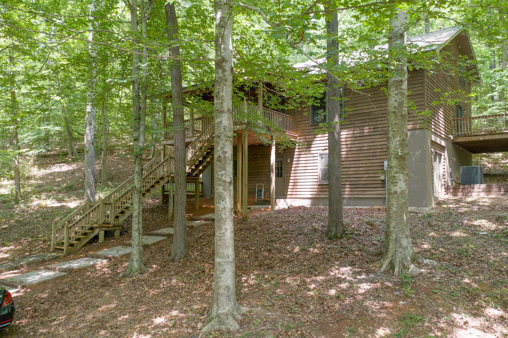 8 Acres of Residential Land with Home for Sale in Wartrace, Tennessee