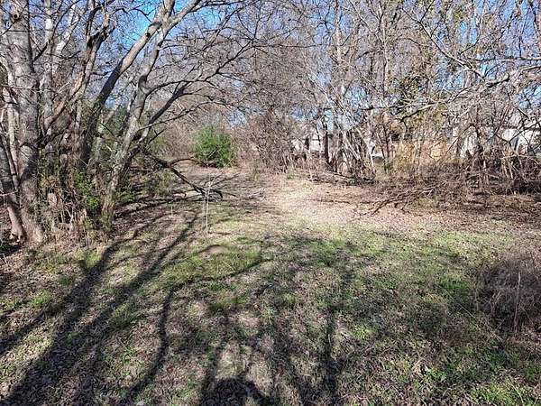 0.97 Acres of Residential Land for Sale in Grandview, Texas