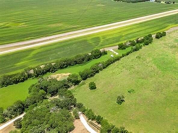 6 Acres of Land for Sale in Aquilla, Texas
