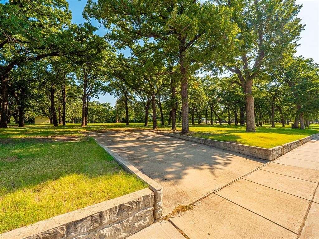 1.84 Acres of Residential Land for Sale in Arlington, Texas