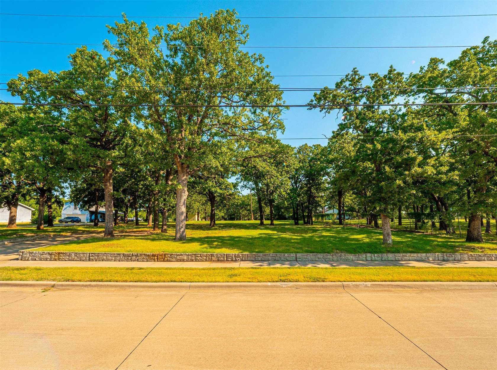1.84 Acres of Mixed-Use Land for Sale in Arlington, Texas