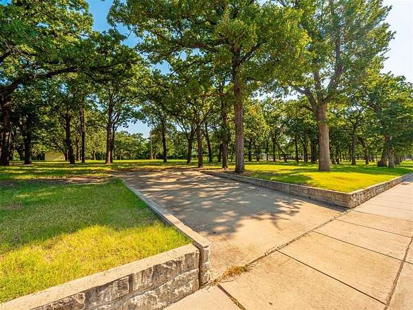 1.84 Acres of Residential Land for Sale in Arlington, Texas