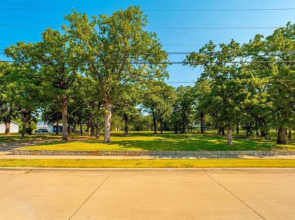1.84 Acres of Mixed-Use Land for Sale in Arlington, Texas